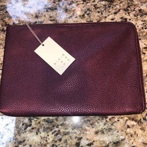 NWT Tablet carrying case